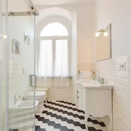 Two Steps From Colosseo 2 Bathrooms 2 Bedrooms